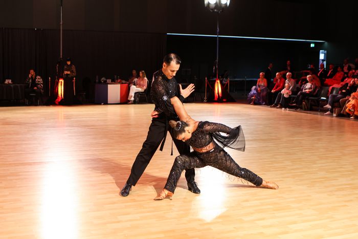 Sérgio Lourenço e Cátia Cerqueira a dançar Paso Doble em competição