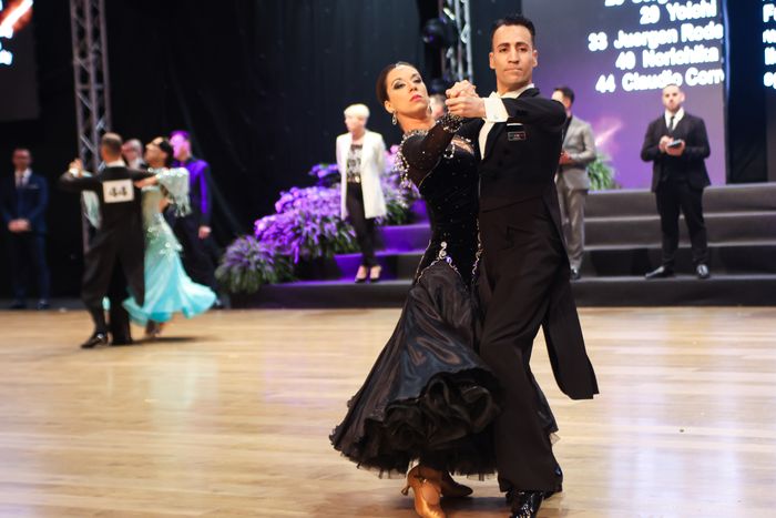 Sérgio Lourenço e Cátia Cerqueira a dançar Tango em competição